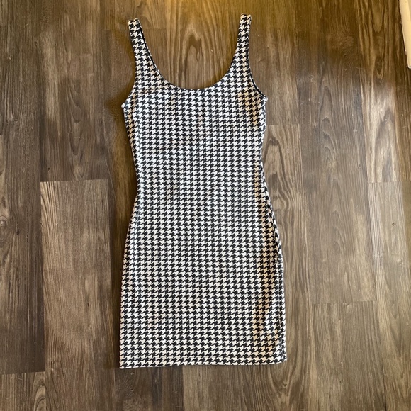 Houndstooth Pencil Dress (Size Small) - Picture 2 of 2
